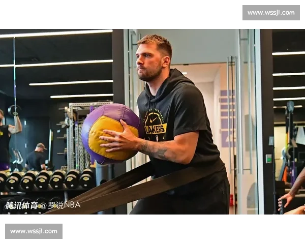 邓泽奇最新比赛展现沉稳心态与技术突破引发外界关注未来前景值得期待